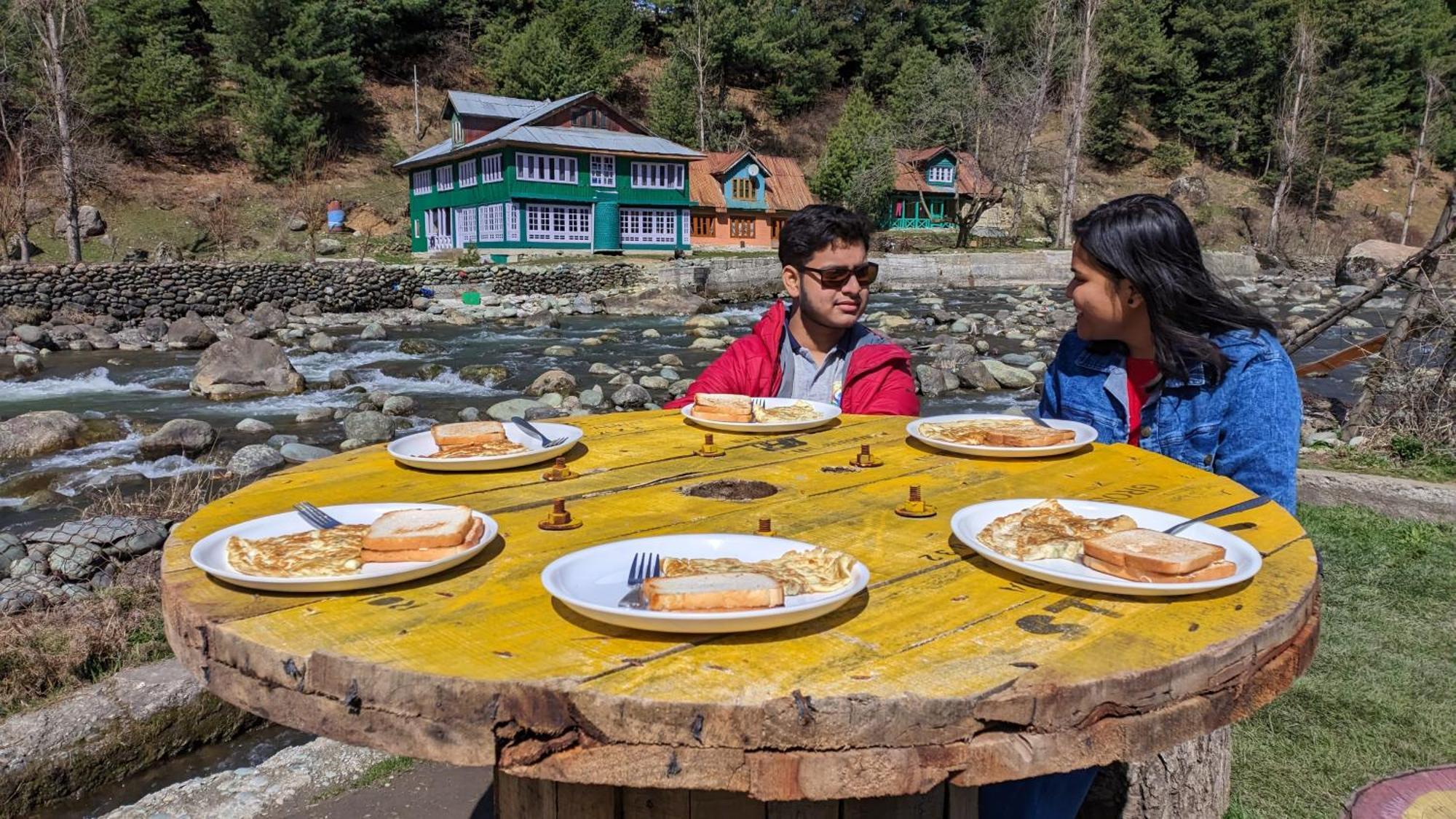 New Relax Inn, Pahalgam, 2 Km From Lidder Valley Eksteriør bilde